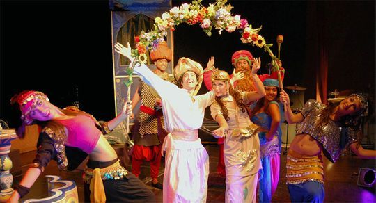 esceba de Aladino y la lampara maravillosa de Siete colores producciones en el Teatro Cervantes