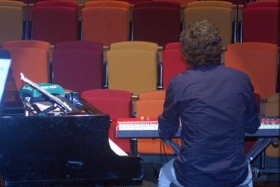 Pépé L’Amour et la Chicolini Orquesta durante el ensayo en el  Teatro Echegaray